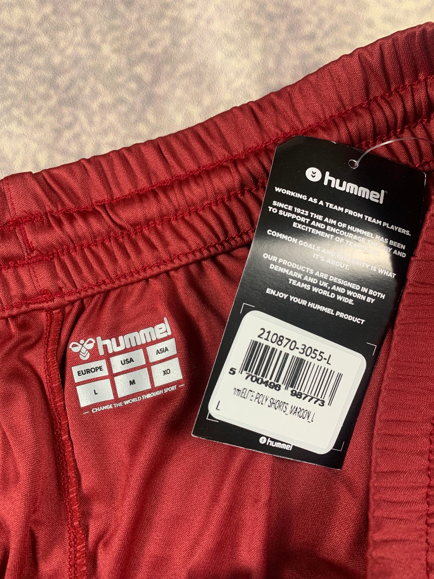 Hummel Shorts in Dunkelrot