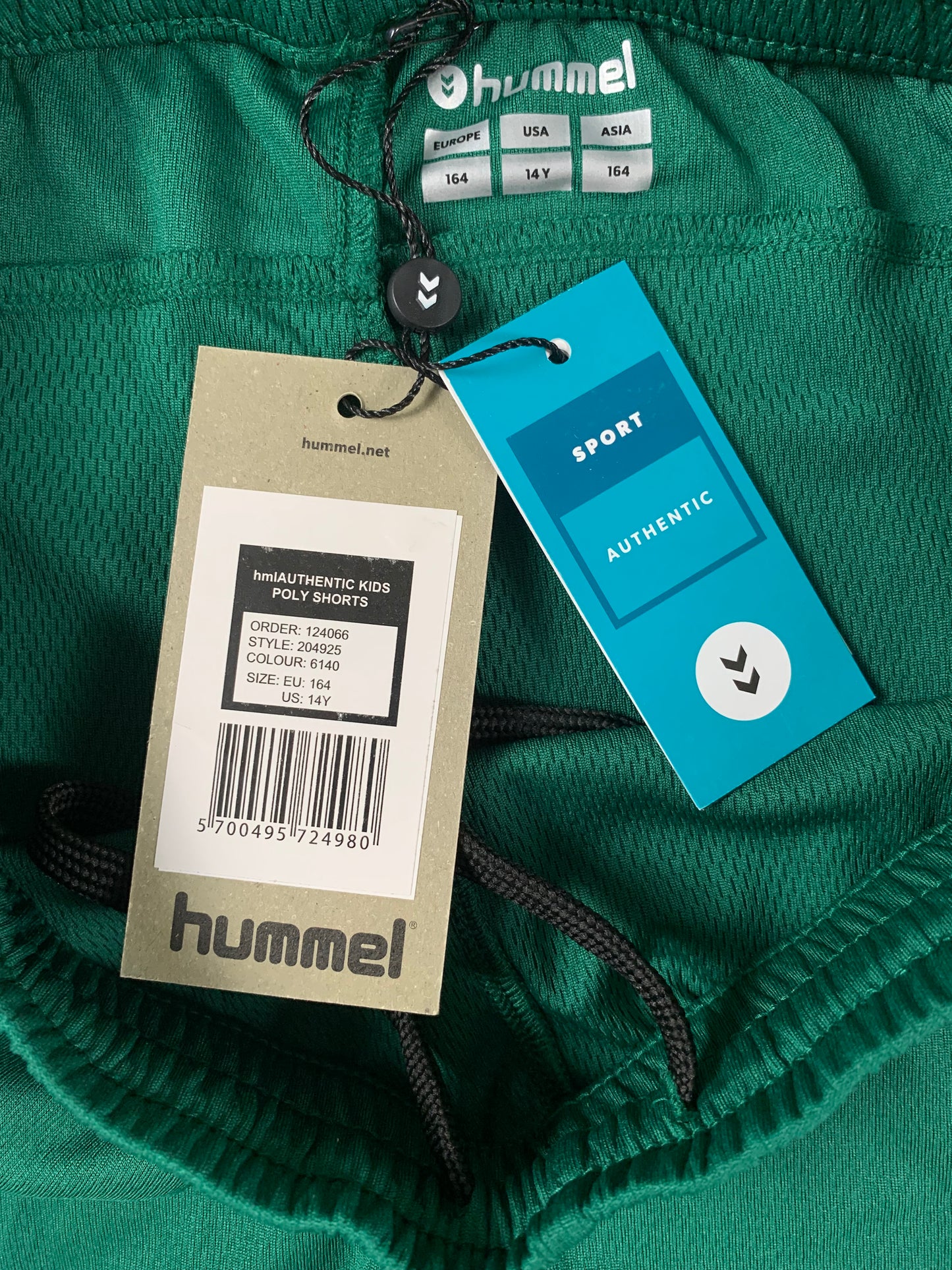 Hummel Kinder-Shorts in Dunkelgrün
