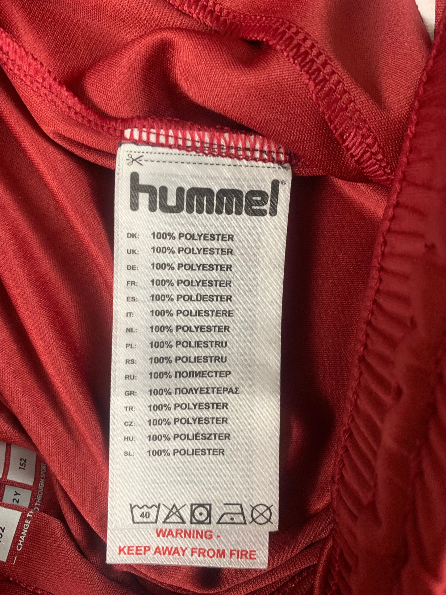 Hummel Kinder-Shorts in Dunkelrot