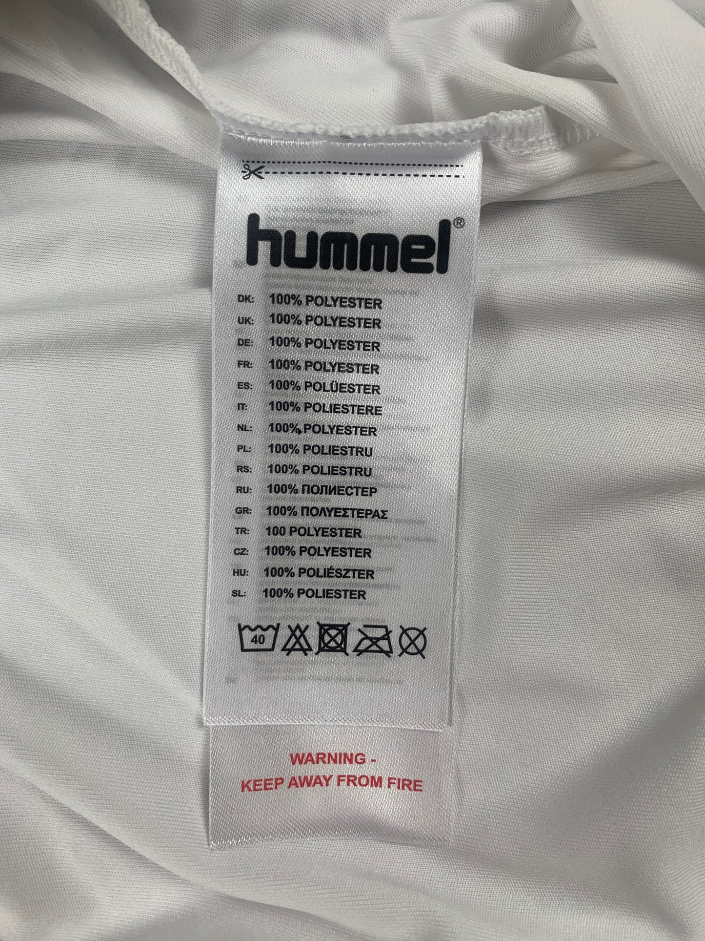 Hummel Shorts in Weiß