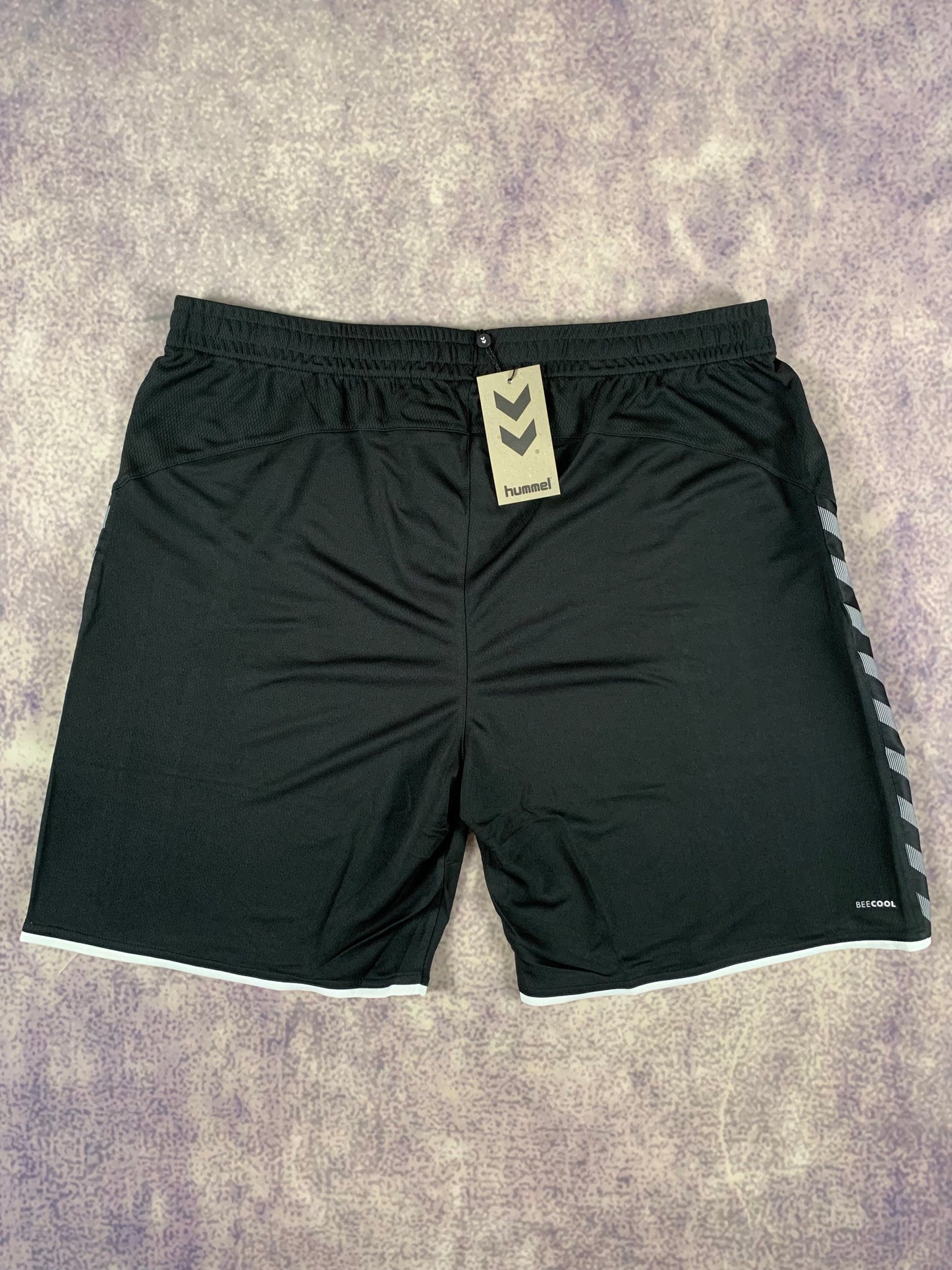 Hummel Shorts in Schwarz