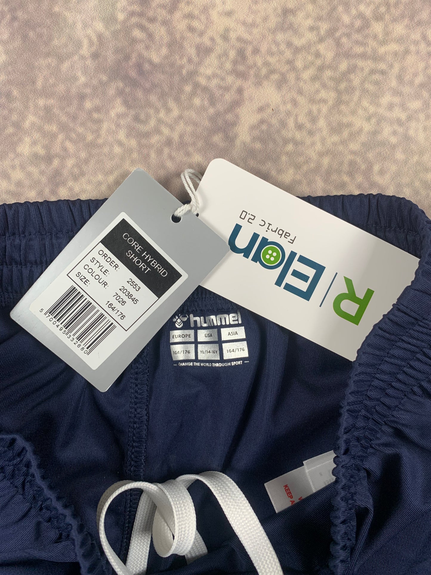 Hummel Kinder-Shorts in Dunkelblau/Weiß