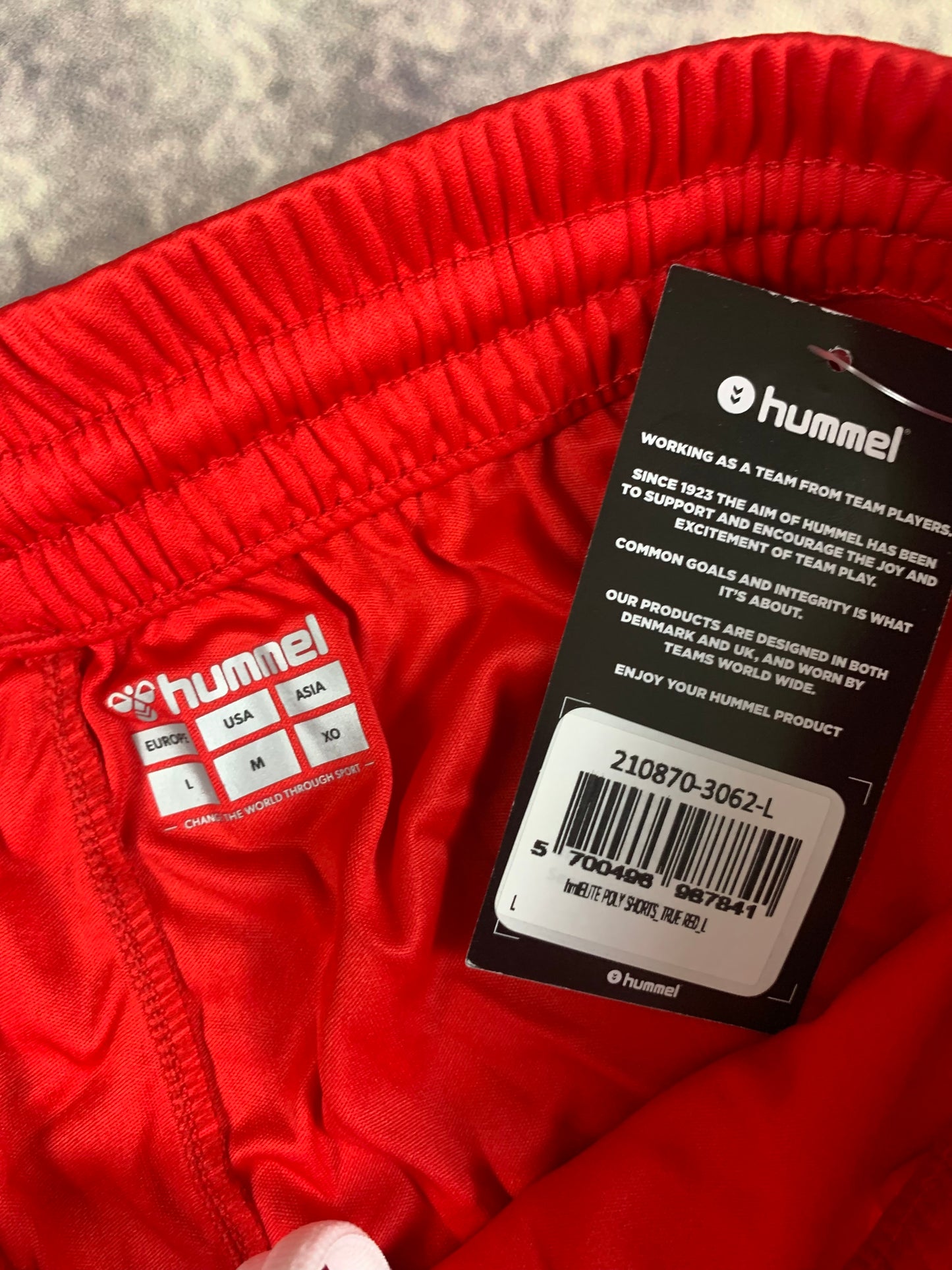 Hummel Shorts in Rot