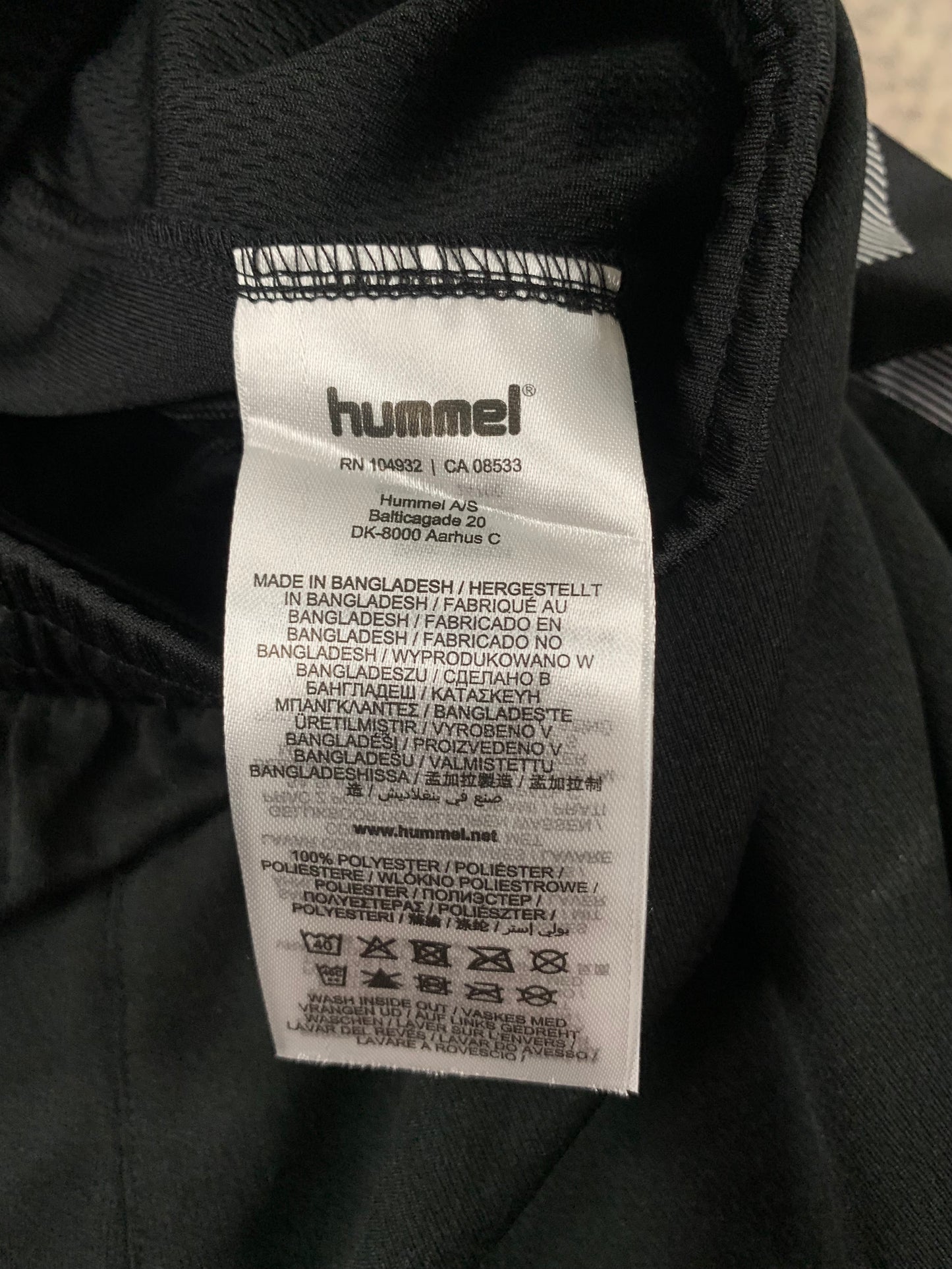 Hummel Shorts in Schwarz