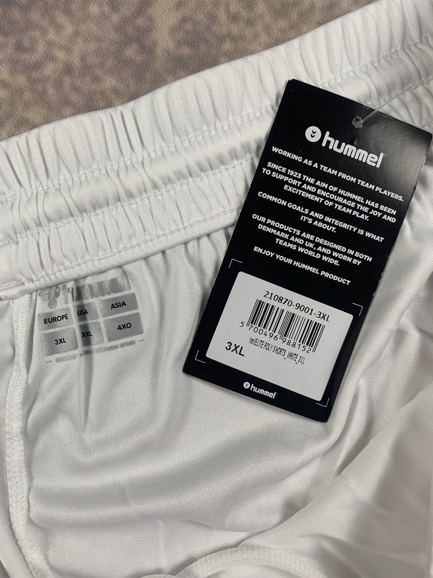 Hummel Shorts in Weiß
