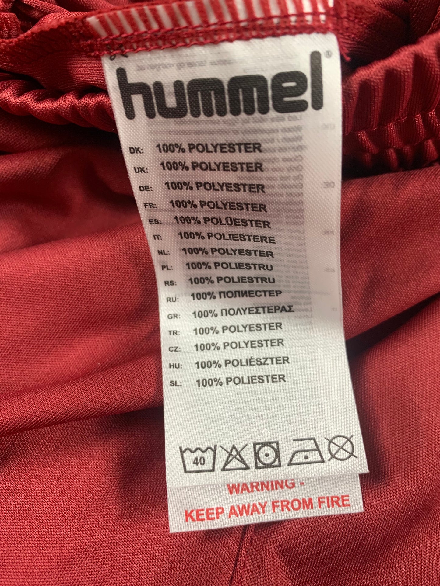 Hummel Shorts in Dunkelrot