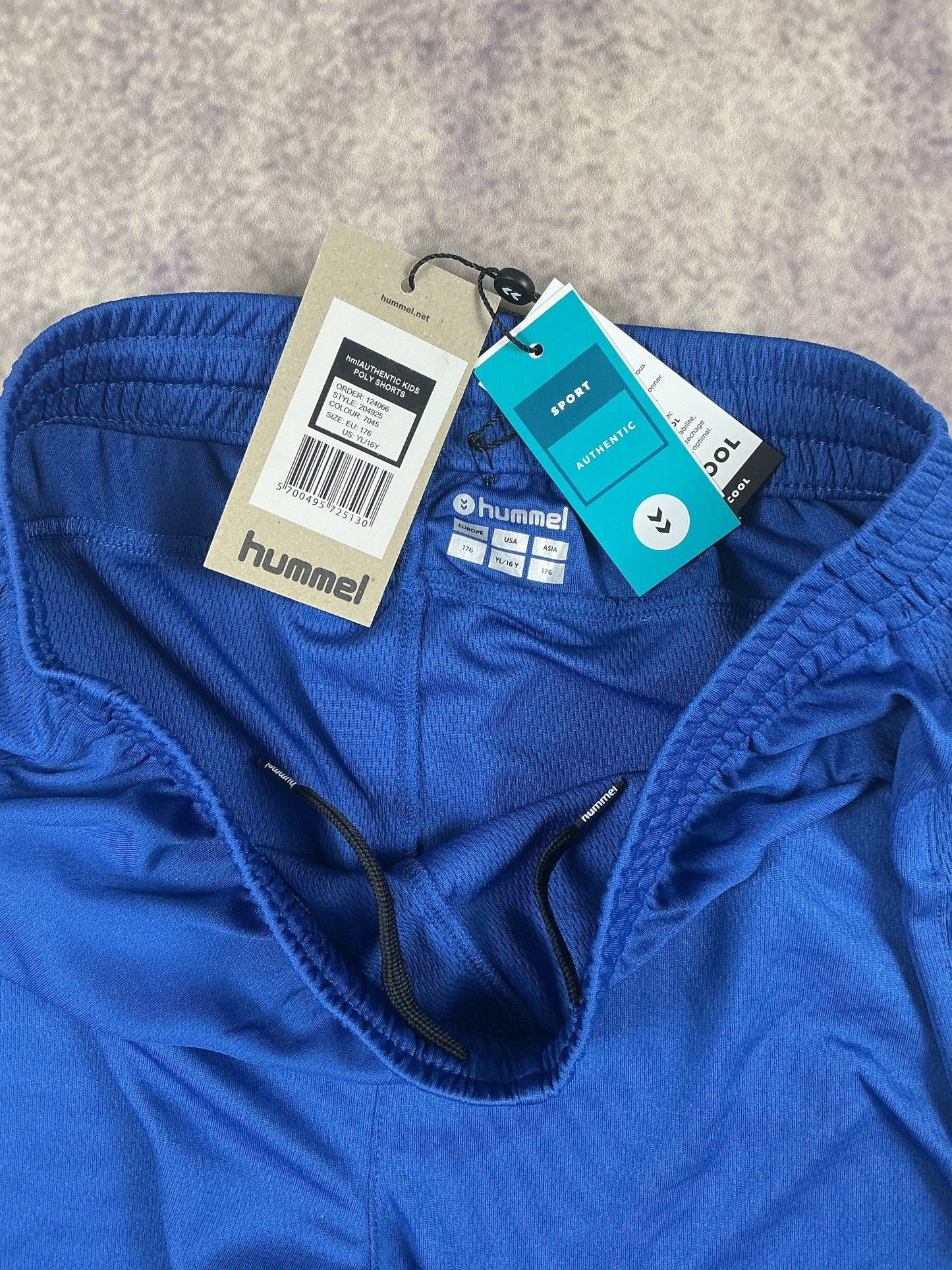 Hummel Kinder-Shorts in Dunkelblau/Weiß
