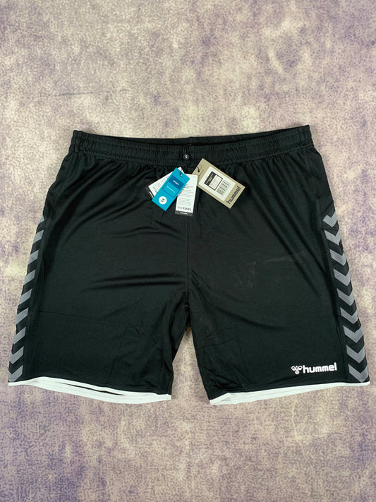 Hummel Shorts in Schwarz