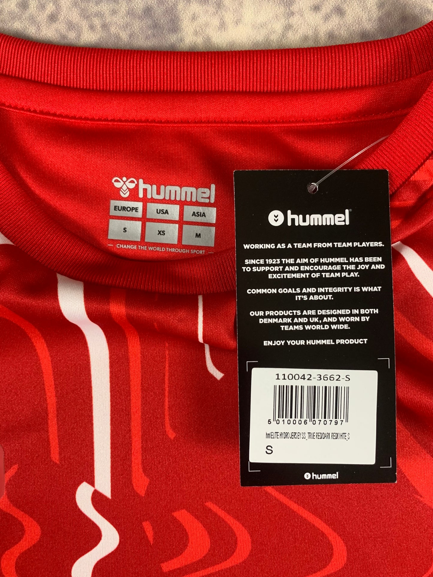 Hummel Trikot in Rot/Weiß
