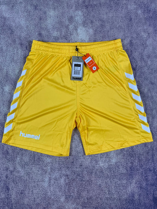 Hummel Shorts in Gelb